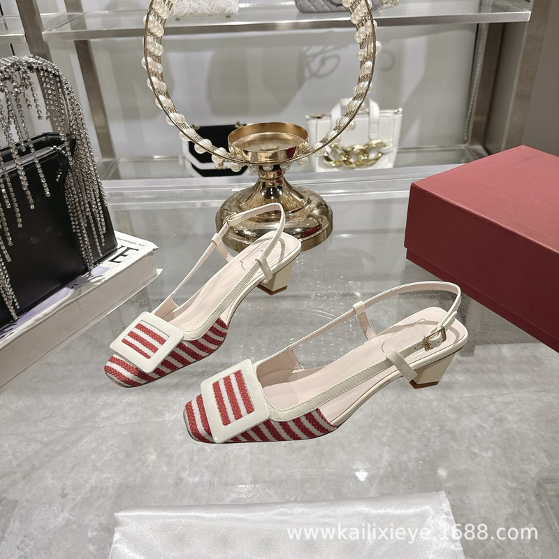2025R New Classic Open-Back Sandals with Small Square Toe, Hollow Chunky Heel, Color-Blocking, Back Strap, and Square Buckle 2025R New Classic Open-Back Sandals with Small Square Toe, Hollow Chunky Heel, Color-Blocking, Back Strap, and Square Buckle