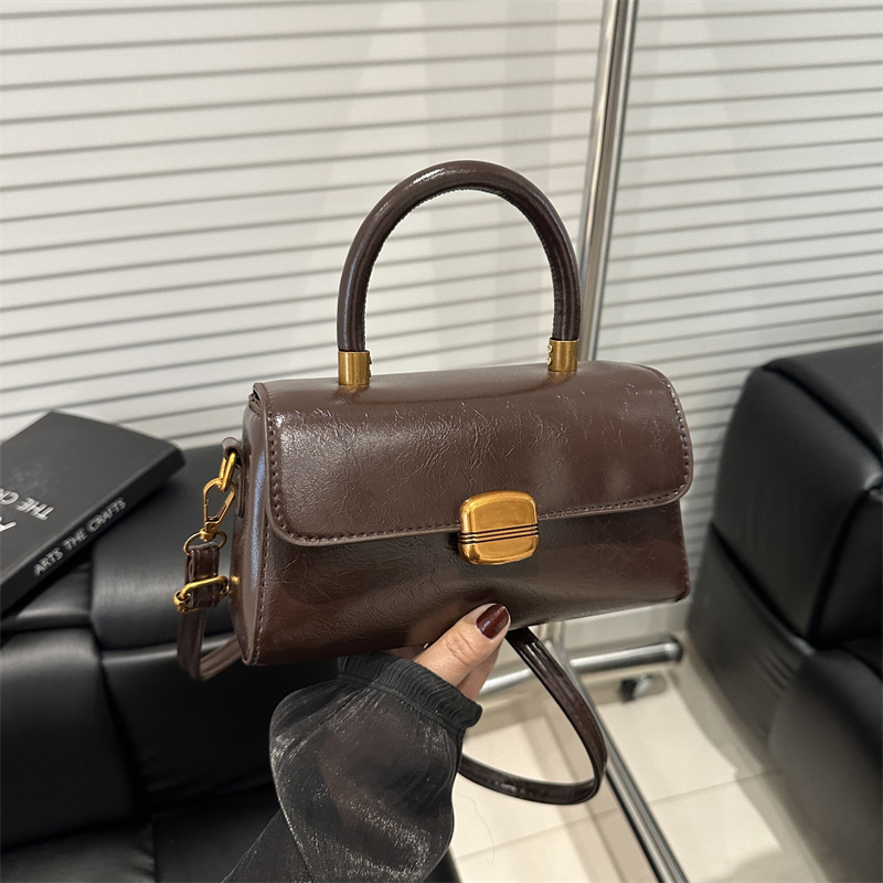 大衆の新型レトロファッション高級質感洋気純色ハンドバッグ気質シングルショルダーバッグ流行通勤|undefined