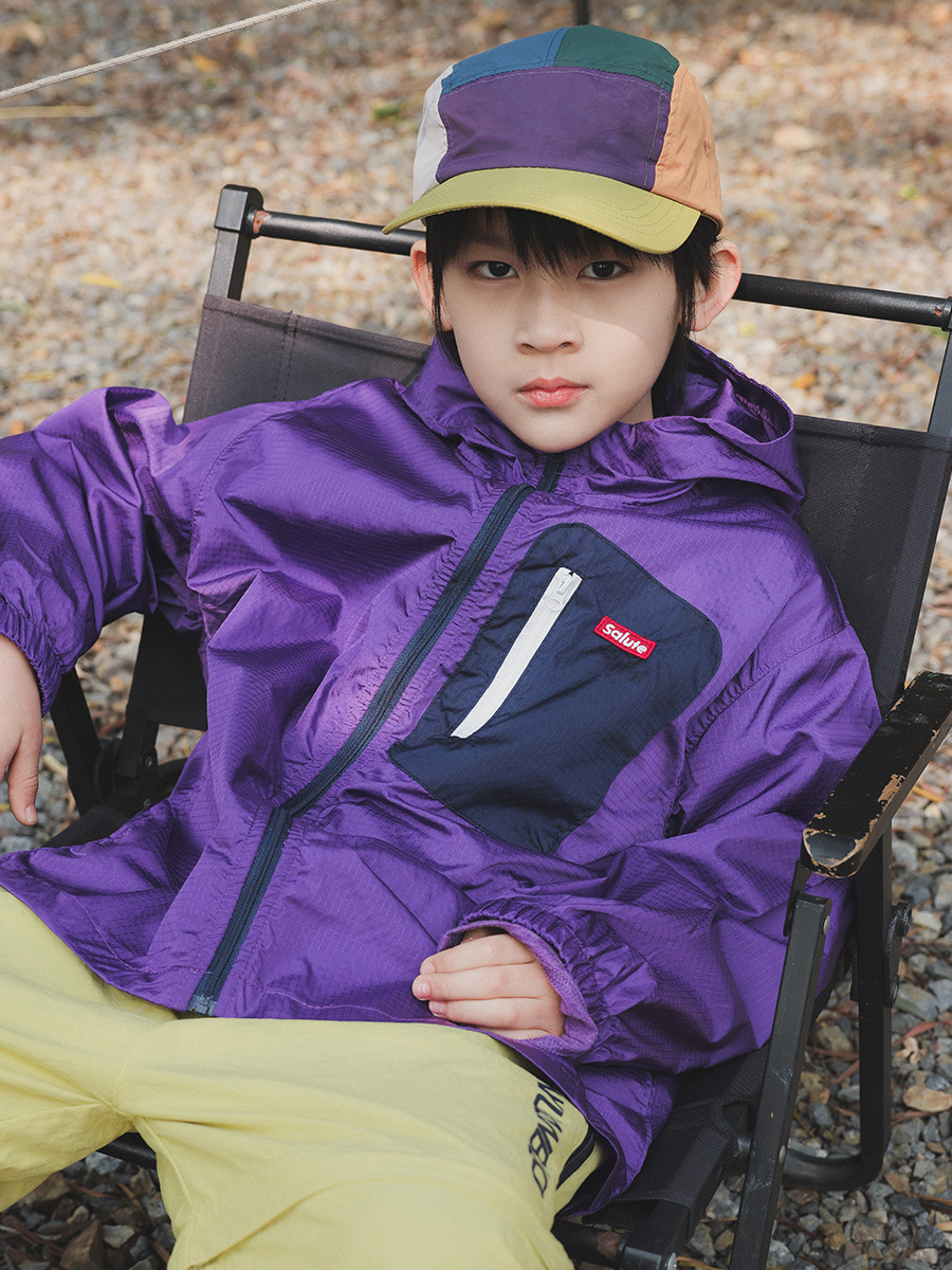 Niños ultra blando abrigo de asalto chaqueta de ventana ligera para niños 2026 primavera nueva chaqueta con capuz para niños al aire libre