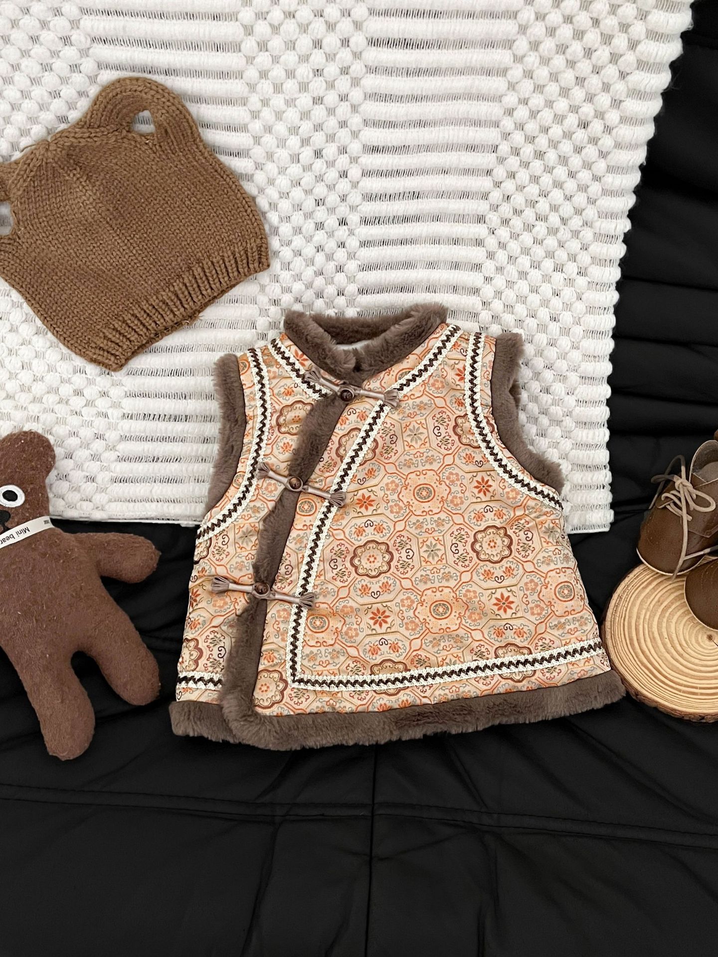 Ropa de Año Nuevo para niños y niñas Tang ropa de abrazadera de caballo para niños otoño y invierno estilo de diseño retro Jacquard retro algodón entrelazado chaleco de ropa Han