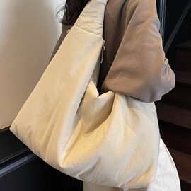 大容量设计感腋下包包女士2026新款韩系百搭帆布包加厚通勤单肩包