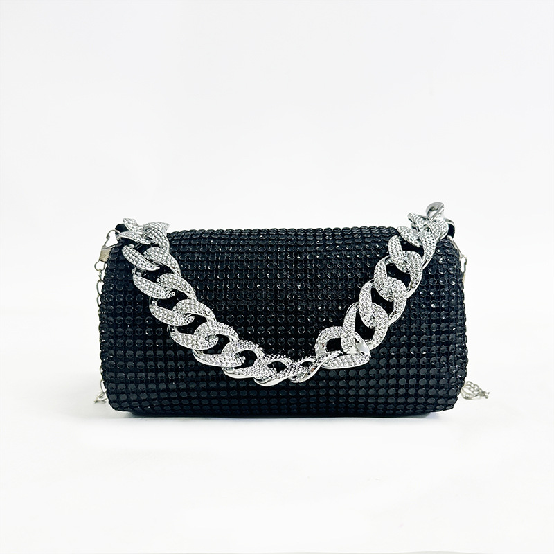Bolsa de cadena de taladro de la red de comercio exterior para mujeres 2025 nueva primavera personalidad explosión de estilo extranjero hombro nicho bolsa de cena para mujeres