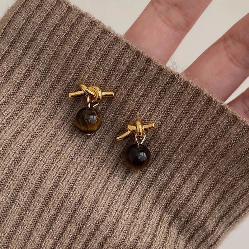 Meilad marrón caída orejas nicho femenino sensación de lujo ligero pendientes sin agujeros de orejas temperamento versátil otoño invierno orejas