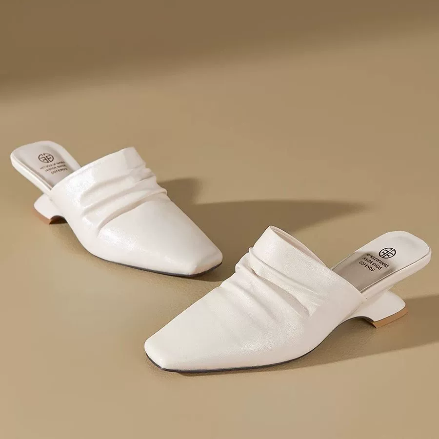 Женские полусандалии Muller с закрытым носком, летняя новинка 2025 года, модные французские сандалии и тапочки на плоской подошве, тренд сезона.