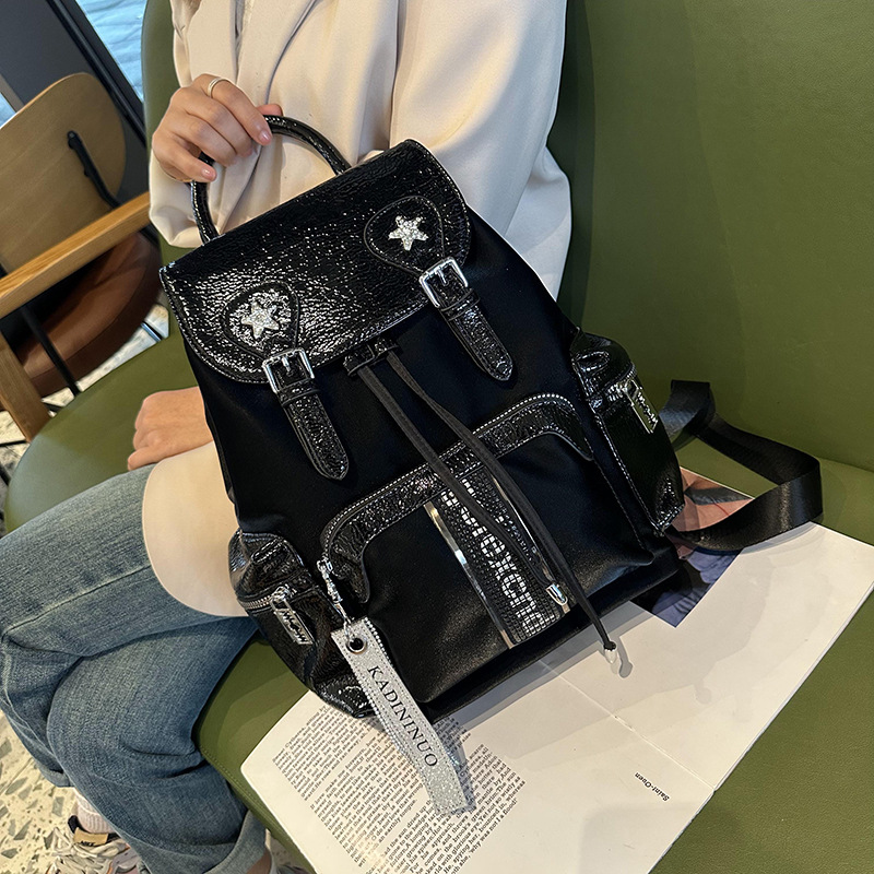Western-Stil Internet-Berühmtheit für Frauen 2023 neuer weicher Leder lässiger vielseitiger Mode-Rucksack mit großer Kapazität_voghion.com