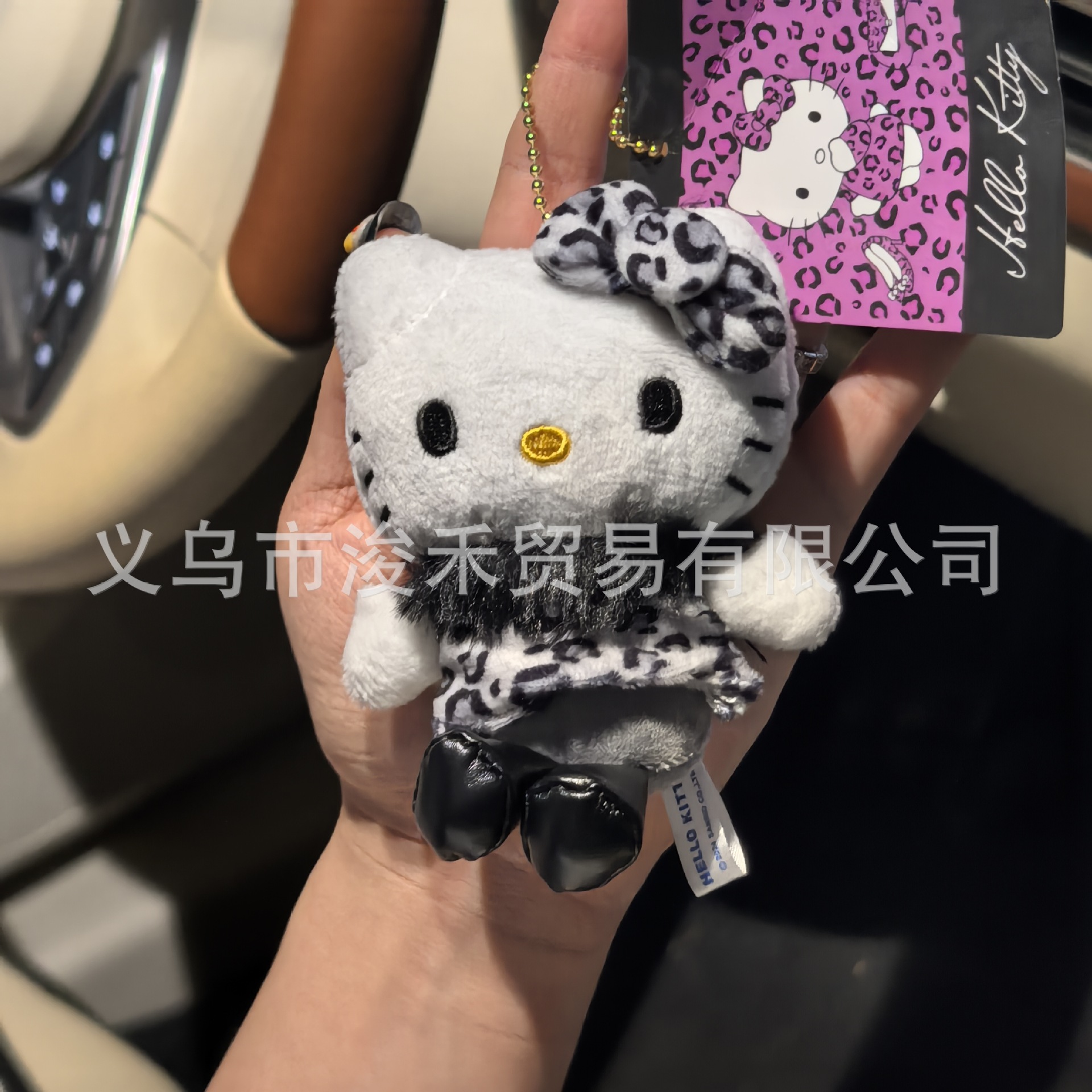 黒麦わら帽子キティ帽子ベビーペンダントラブバックル人形人形かわいいヘップバーンスタイルペンダントキーホルダー