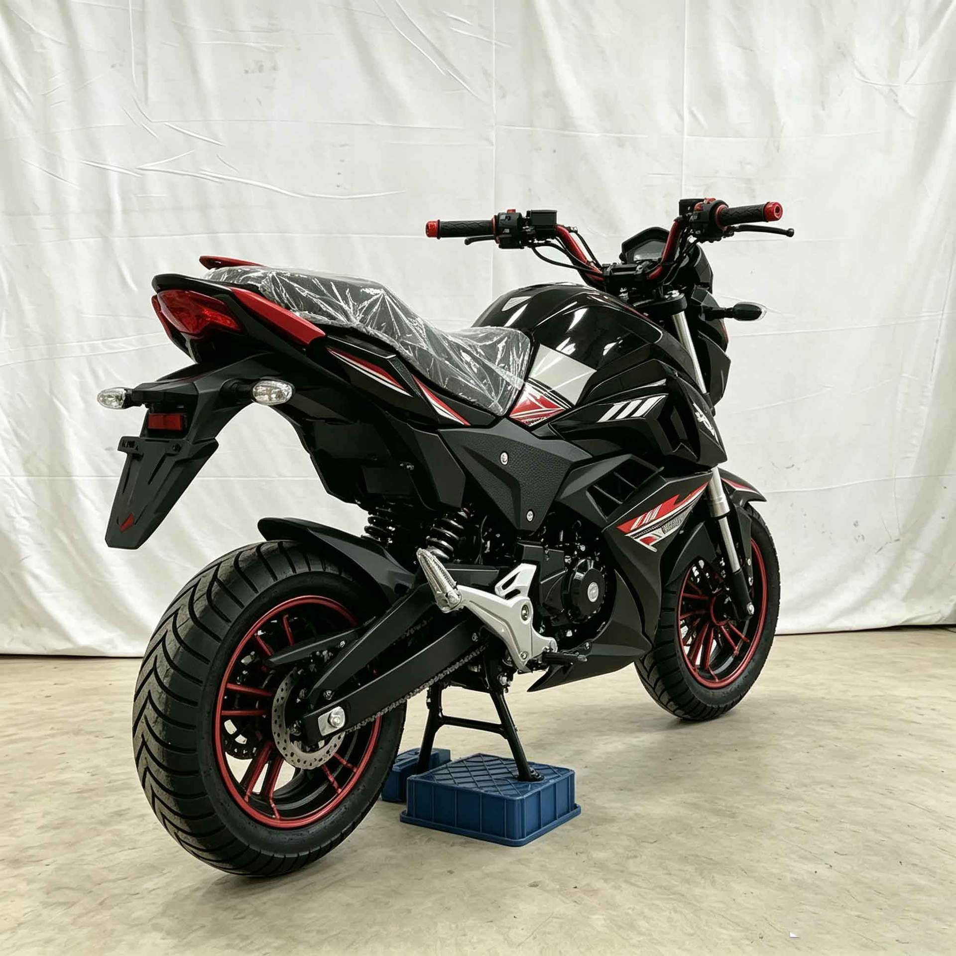 New Model Adult Street Bike Motorcycle, Stable and Durable, Black and Red, Popular Foreign Trade Commuter Vehicle, Wear-Resistant Tires, Long-Distance Riding
