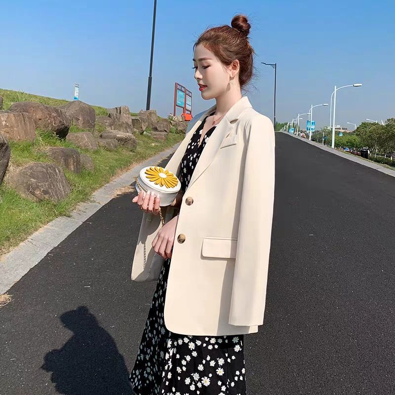 Spring and Autumn 2021 Spring New Korean Beige Small Suit Jacket Women's Slim-fit Elegant Black Suit Women's Top