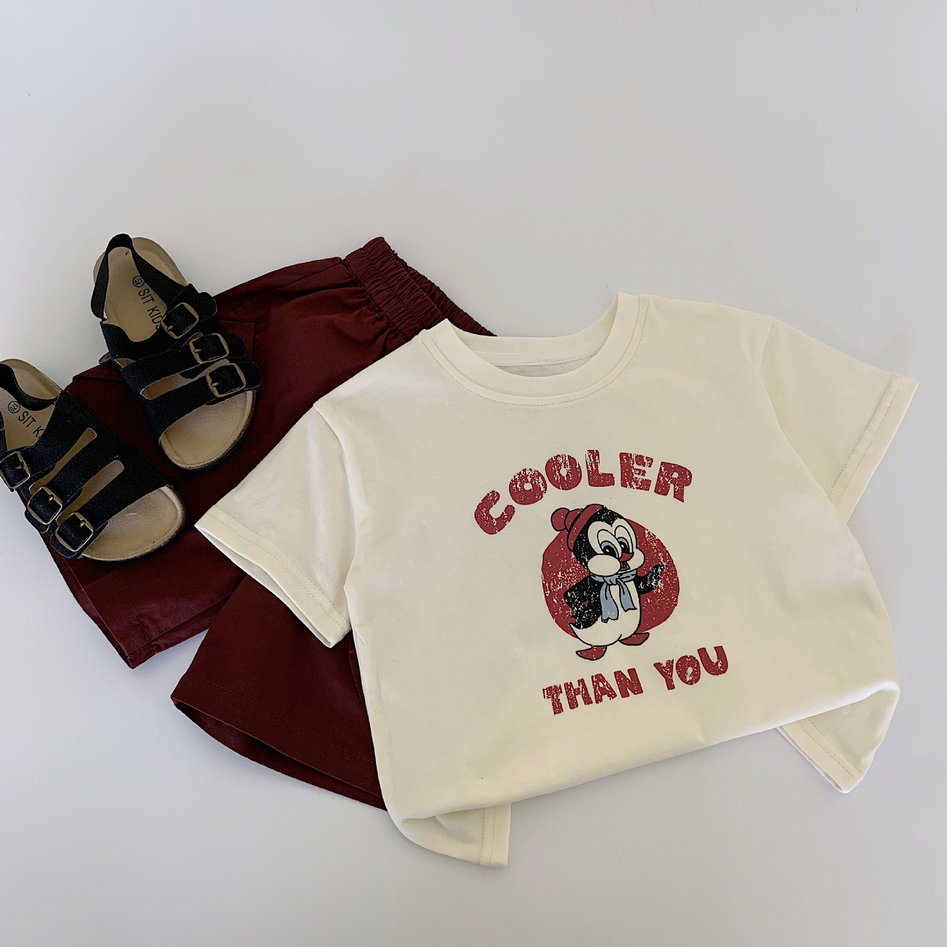 Camiseta de manga corta para niño Maibao 2025 nuevo vestido de verano para niños y niños pequeños y medianos top de media manga estilo fino de verano a clase