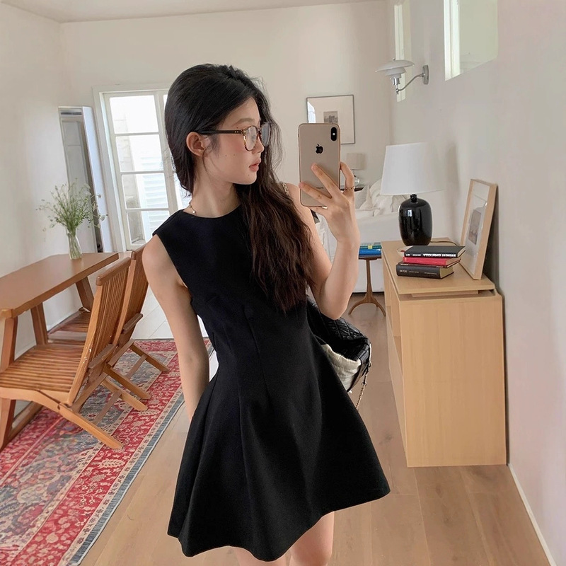 Elegant and Sophisticated Hepburn-Style Waist-Cinching Dress for Women, Sleeveless Tank Dress, A-Line Little Black Dress, Short Elegant and Sophisticated Hepburn-Style Waist-Cinching Dress for Women, Sleeveless Tank Dress, A-Line Little Black Dress, Short