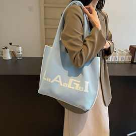 针织包简约大容量单肩包学生外出时尚条纹水桶包上班通勤托特包新