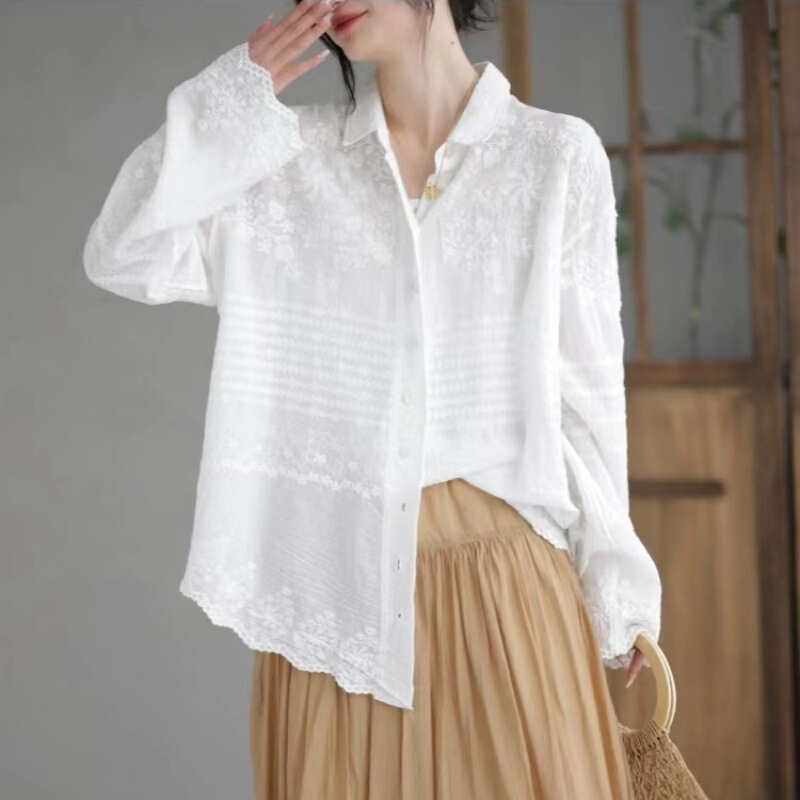 Spring and Summer Retro linen cotton fashion shirt long sleeve Hepburn style elegant cotton embroidered lace loose thin top