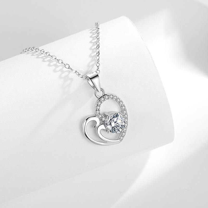 Amor collar femenino S925 plata estilo japonés y coreano corazón ondulación de lujo dulce cadena clavícula fábrica al por mayor