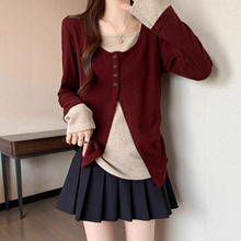 假两件酒红色正肩长袖T恤女2025早秋大码胖mm独特小衫不规则上衣