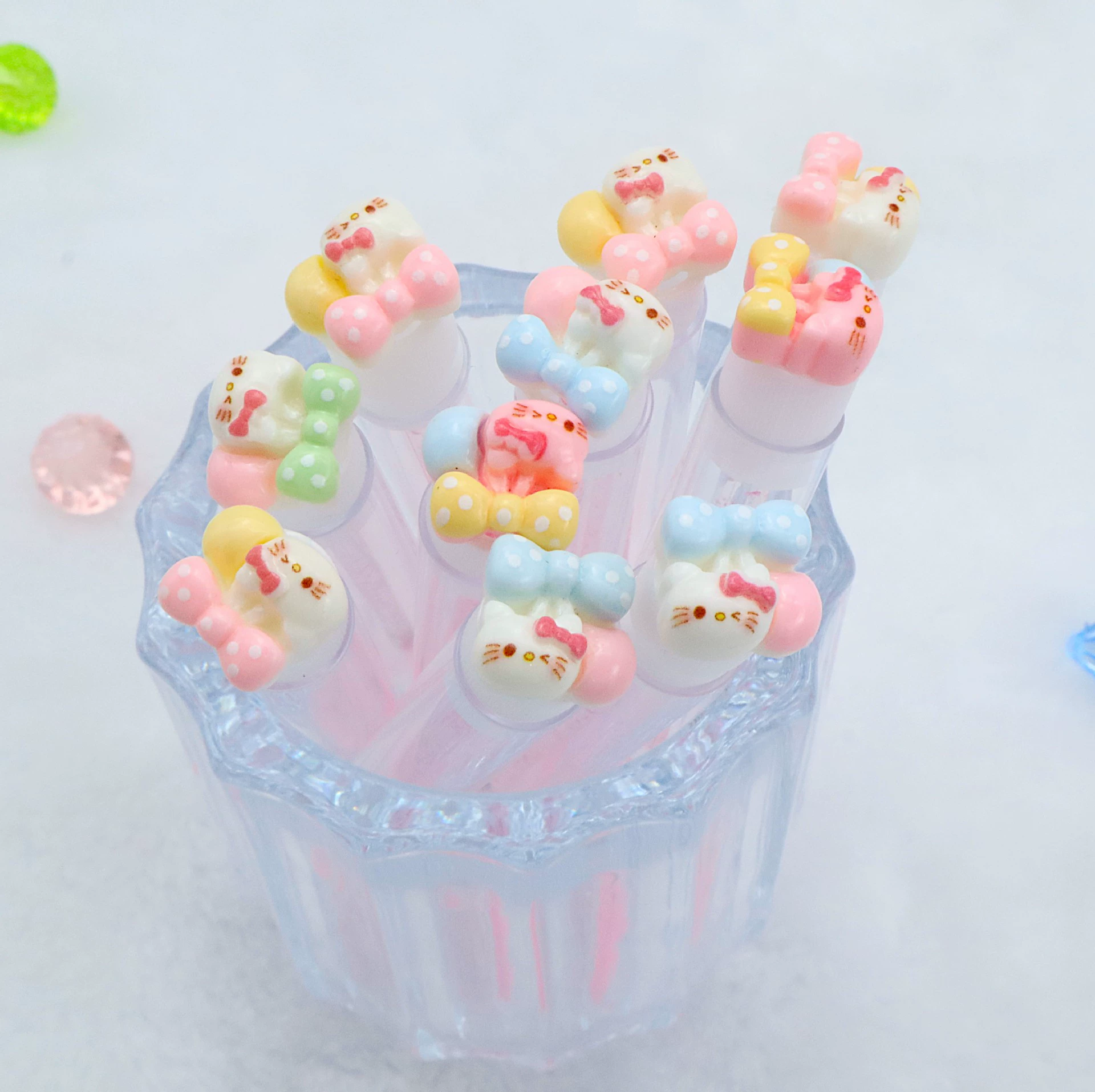 Eyelash Brush (Hello Kitty) Cartoon Mascara Wand, 11.3 cm, assorted character toppers