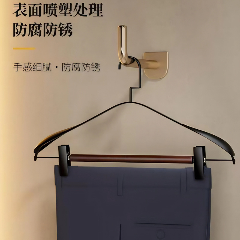 高端铁艺宽肩榉木防滑加厚衣架衣撑子衣帽间常用木质无痕衣挂批发|undefined
