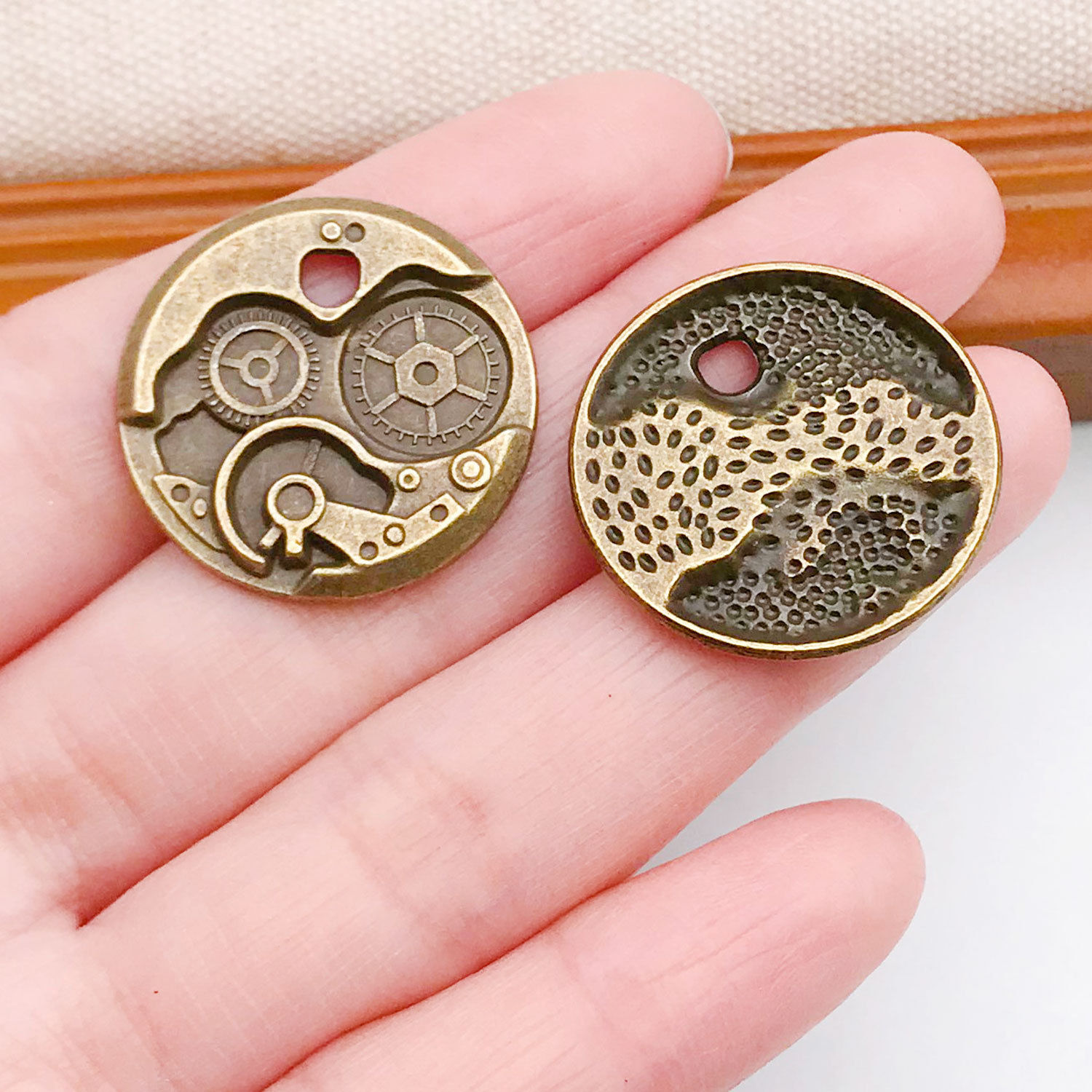 395-M-古青锌合金圆形机械小号齿轮25mm-3.7g