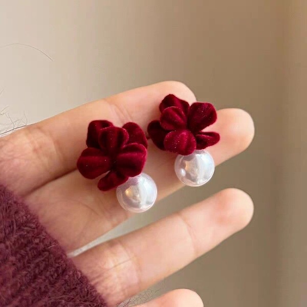 Red retro universal fashionable design elegant earrings from pearl