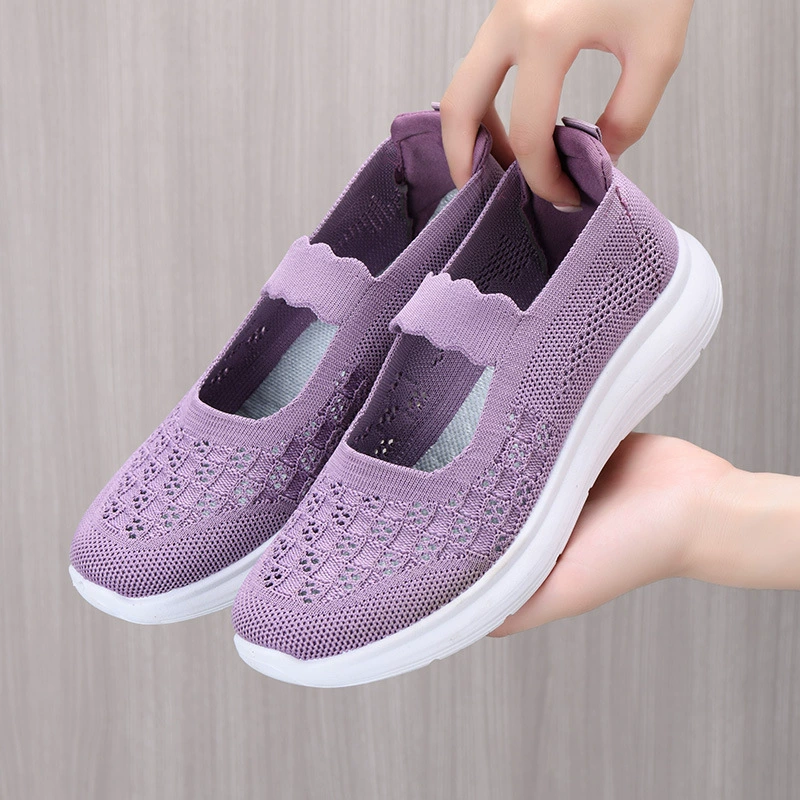 2024 Летняя новая сетчатая обувь мама мягкая подошва дышащая повседневная обувь одна педаль легкая обувь для пожилых людей