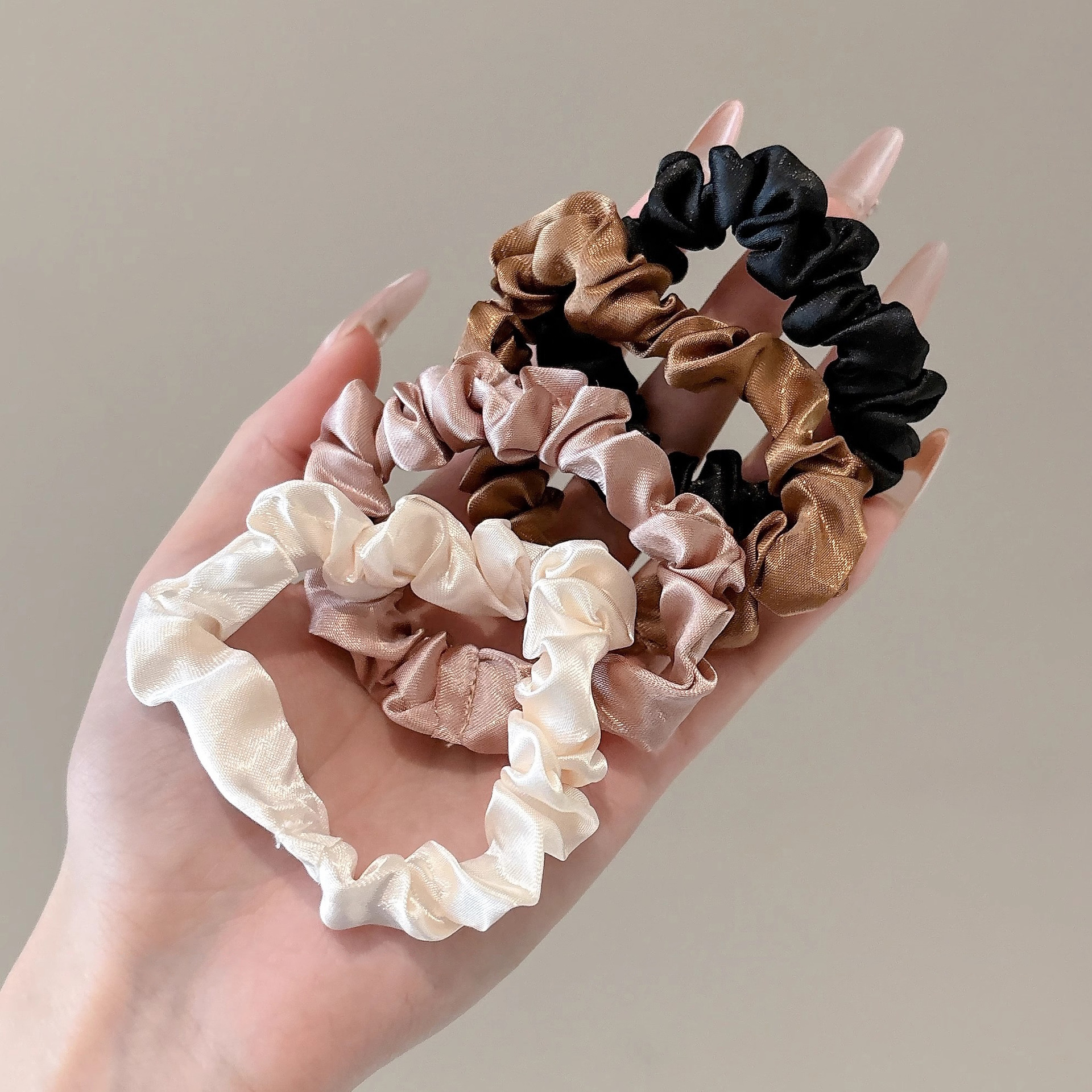 Anillo de cabello coreano retrógrado intestino grueso para mujeres adultas atar cabello de cabello de cola de caballo 2025 nuevo toque de banda de goma de gama alta