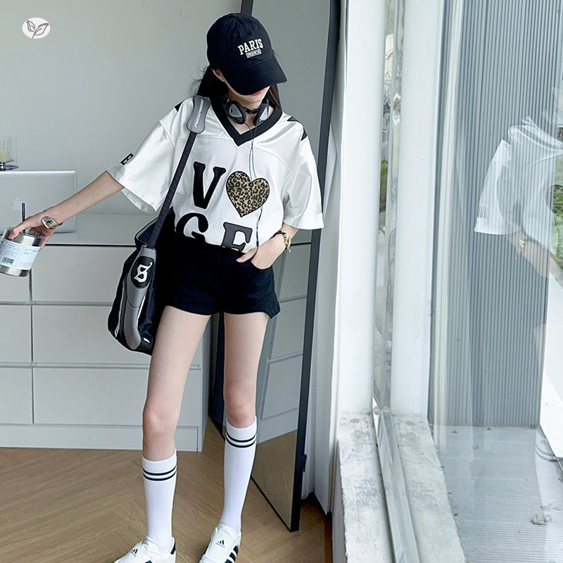 American V Neck Short-Sleeved T-Shirt Girls Summer Thin 2025 New Loose Sports Jersey Top Shorts Suit Trendy
