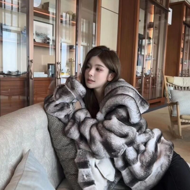 2025 New Winter Style Chinchilla Short Outwear, Fashionable Ladylike Elegant, Imitation Rex Rabbit Fur Outwear, Lapel Fur for Women