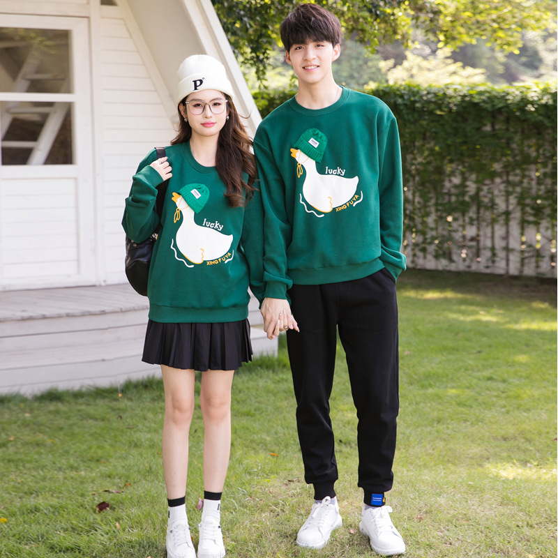 2023 desgaste de padres e hijos Otoño e Invierno Nuevo suéter forrado de lana traje de una familia de tres cuello redondo madre e hija manga larga familia de dibujos animados desgaste