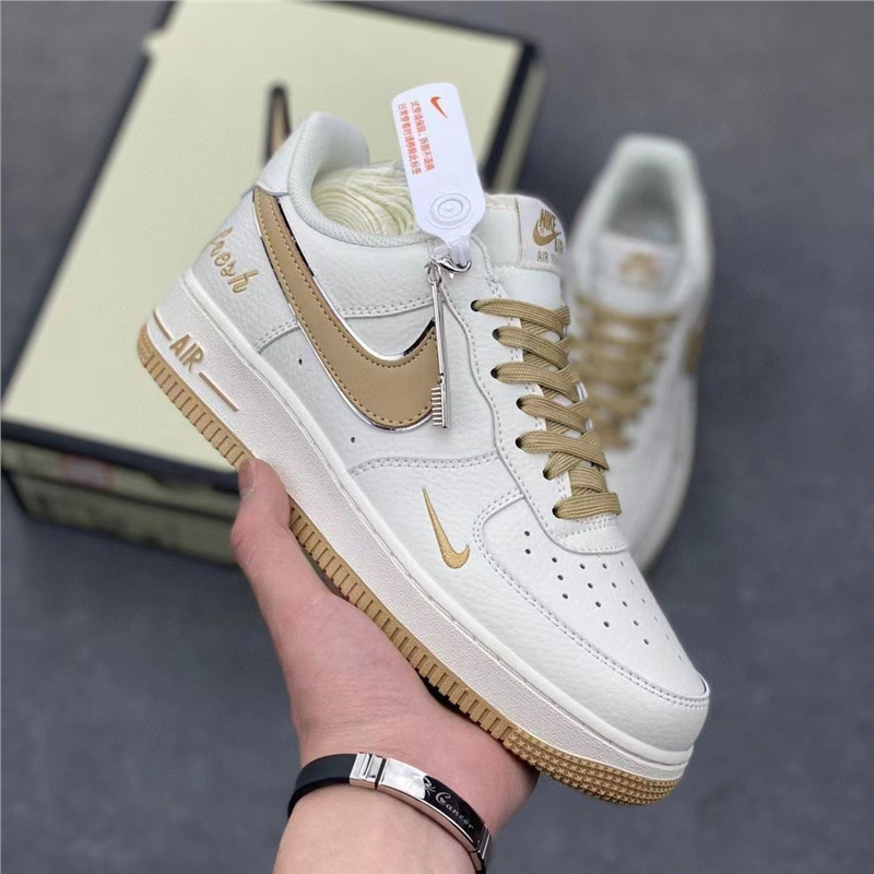 행운의 신 퓨어 화이트 브라운