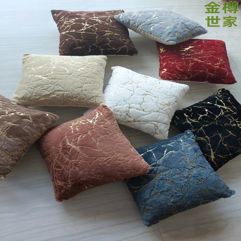 源工場の家庭用抱枕のぬいぐるみと金の羽のクッションは芯を含んでいます。|undefined