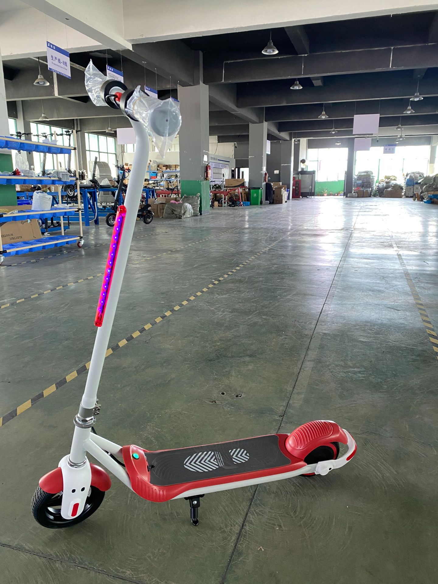 E01 child electric scooters 30