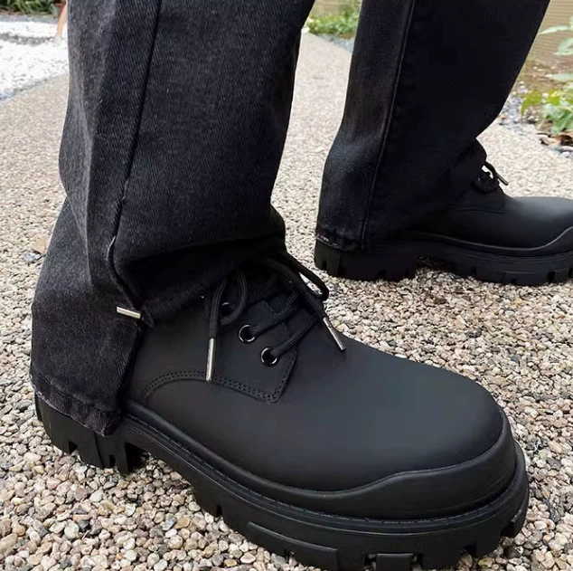 Кожаные туфли с большим носком, мужские повседневные туфли из воловьей кожи, завышенные Туфли с круглым носком на толстой подошве, свободные черные модные универсальные туфли в стиле Парижского Дерби