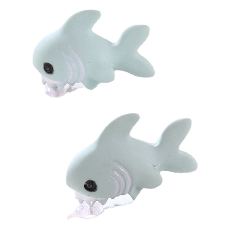 Original aguja de plata de dibujos animados personalidad animal boca abierta mordedura orejas pequeño dinosaurio cocodrilo pendientes lindos pendientes divertidos para las mujeres