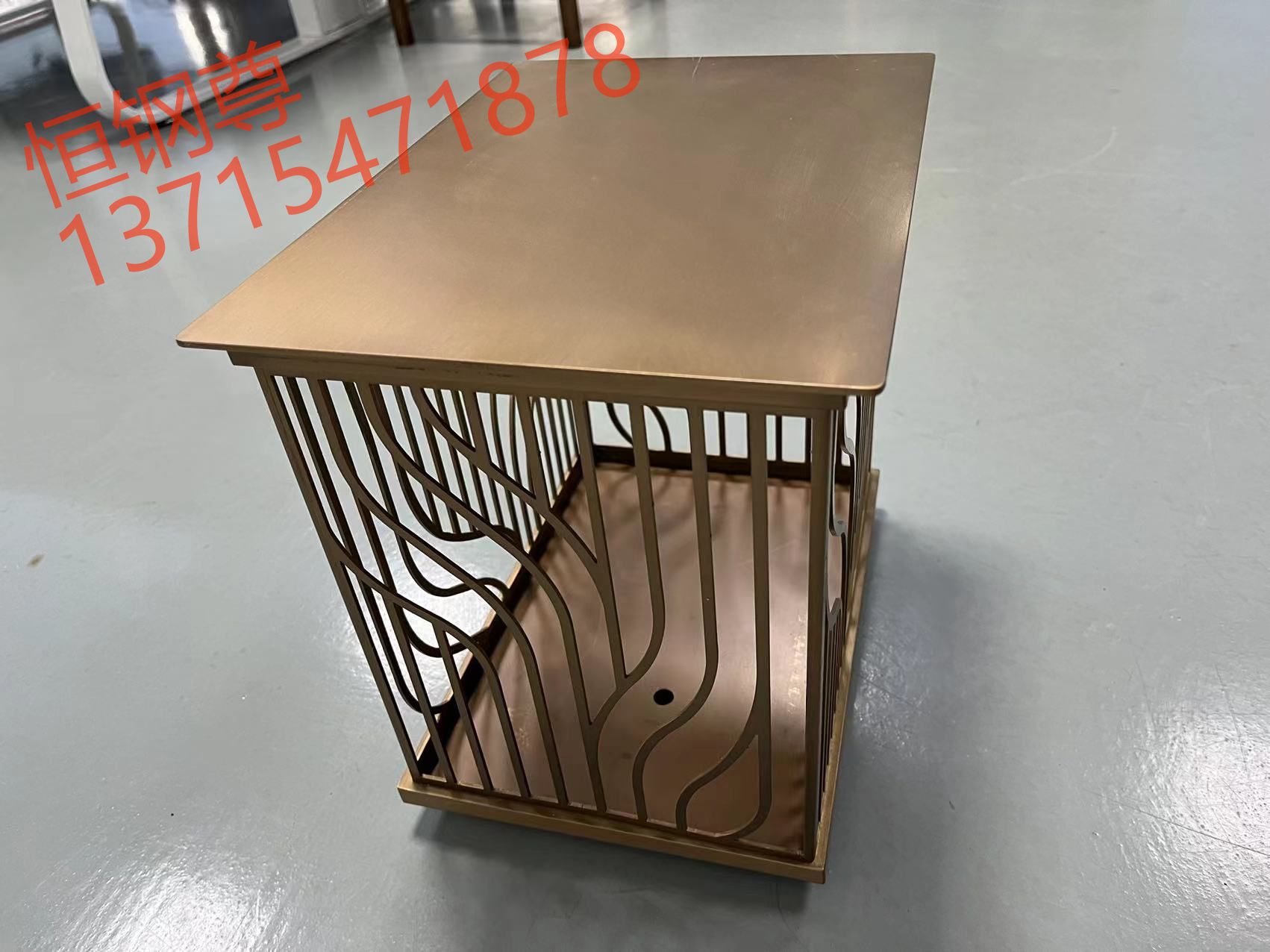 Consulta de precio de acero inoxidable, pantalla de lámpara de acero inoxidable, acero inoxidable de Foshan, procesamiento de acero inoxidable