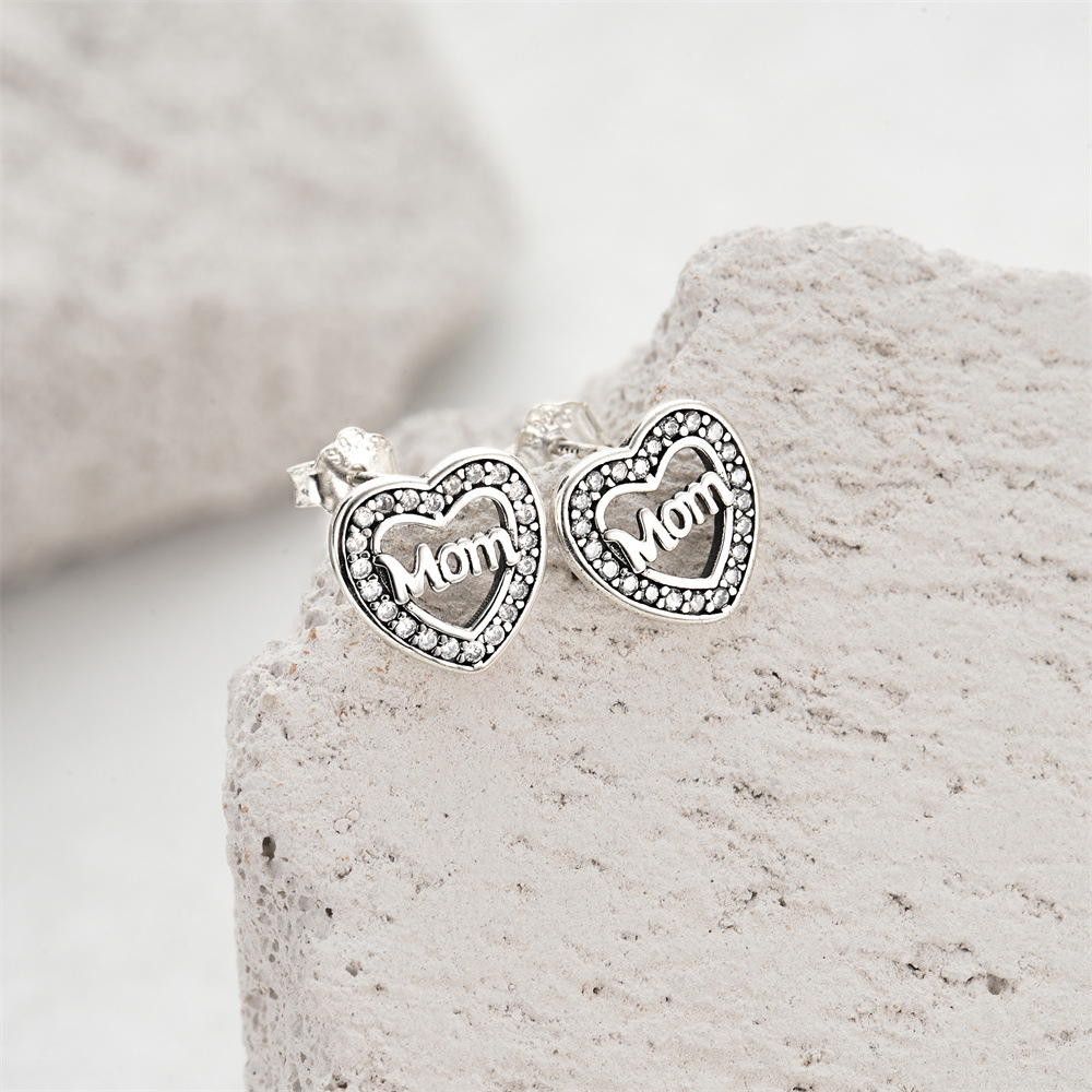 1 Pair Simple Style Heart Shape Inlay Sterling Silver Zircon Ear Studs display picture 1