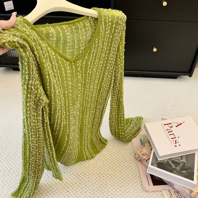 2026 Autumn New Korean Style Relaxed Green V-neck Knit Sweater Slimming Casual Long Sleeve Base Top 2026 Autumn New Korean Style Relaxed Green V-neck Knit Sweater Slimming Casual Long Sleeve Base Top