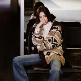 秦岚同款2025冬季新款粗纺厚实绒感翻领费尔岛毛衣外套MBE4CAR033