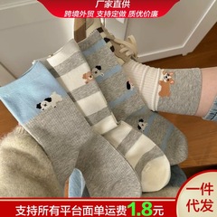 夏のかわいい子犬の中筒の靴下の女性の薄いタイプの通気性は汗を吸います。