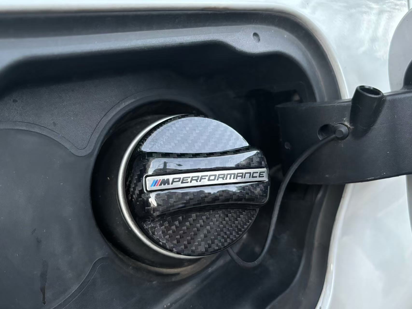Cross-border dedicated car outer fuel tank cap dry carbon fiber fuel tank cap suitable for BMW Honda Toyota fuel cap modification