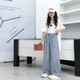 女童直筒牛仔裤春秋2026新款大童宽松小香风儿童装窄版弯刀阔腿裤