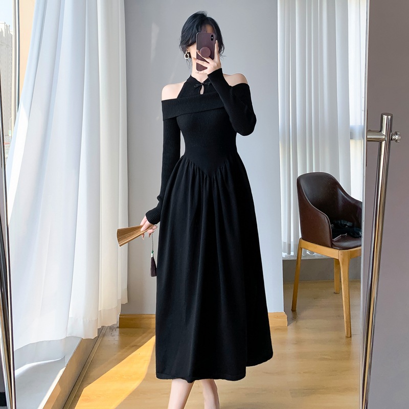 Collection automne/hiver 2024 : Cheongsam deux pièces de style chinois revisité, à porter avec un manteau et une robe en maille._voghion.com