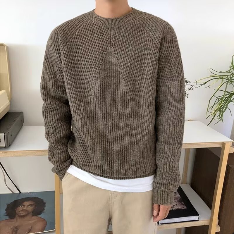 A generation of autumn and winter light mature wind new round neck sweater men's solid color sweater trend loose base coat