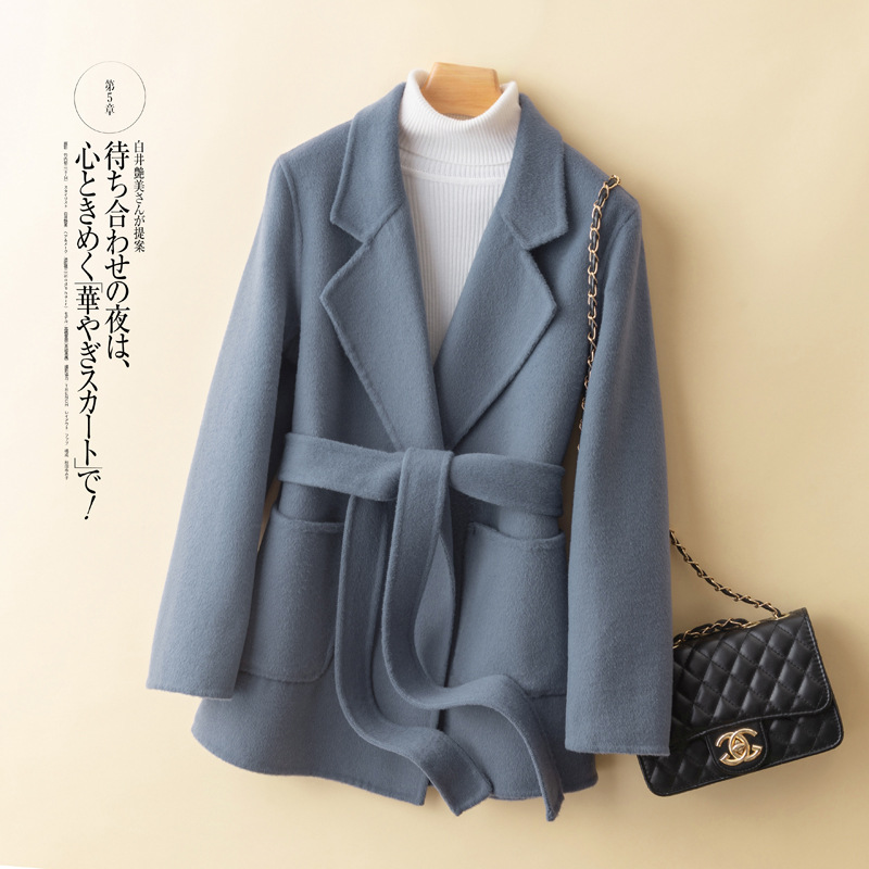 卸売り100% 純ウール秋冬ヘップバーン風両面カシミヤコート女性の短いスリムな小さな毛のコート