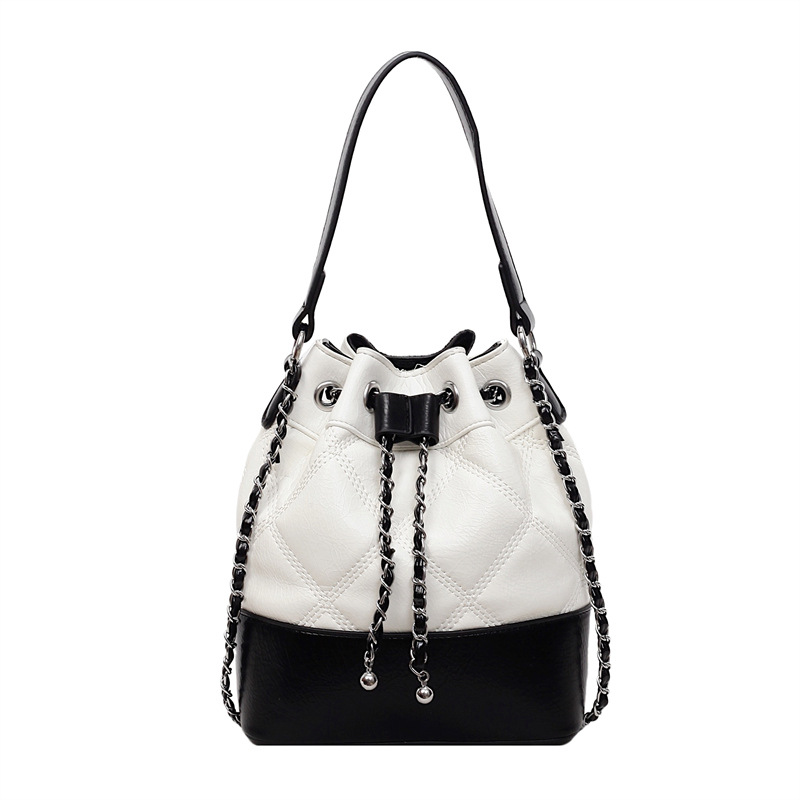 Bolso de diseño coreano de nicho para mujeres 2025, nuevo bolso de hombro de alta calidad, bolso de cubo de agua de cadena de diamante