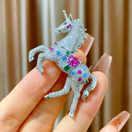 胸针;耳环;吊坠