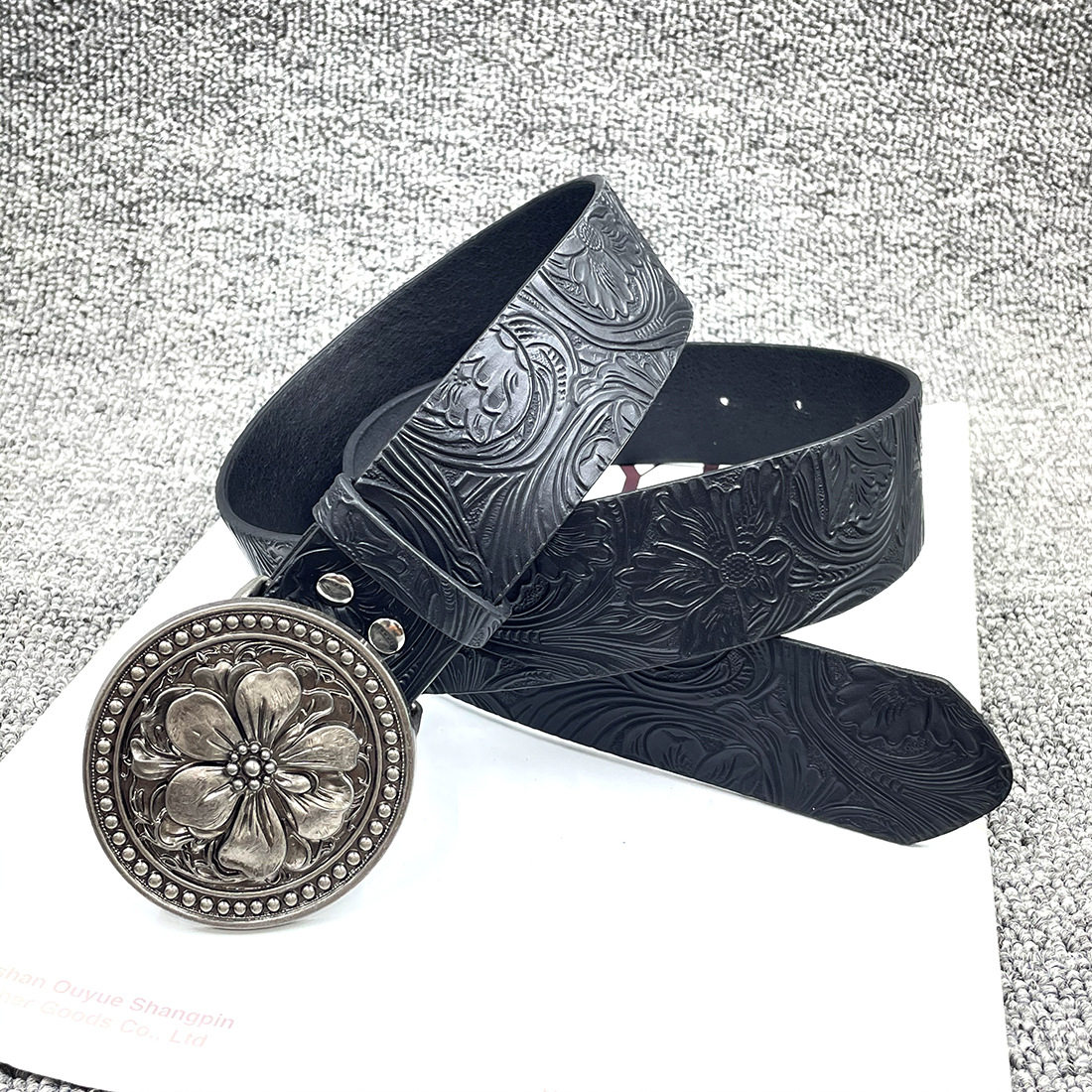 [embossed] no. 4 belt / 110cm total length 3.8cm width