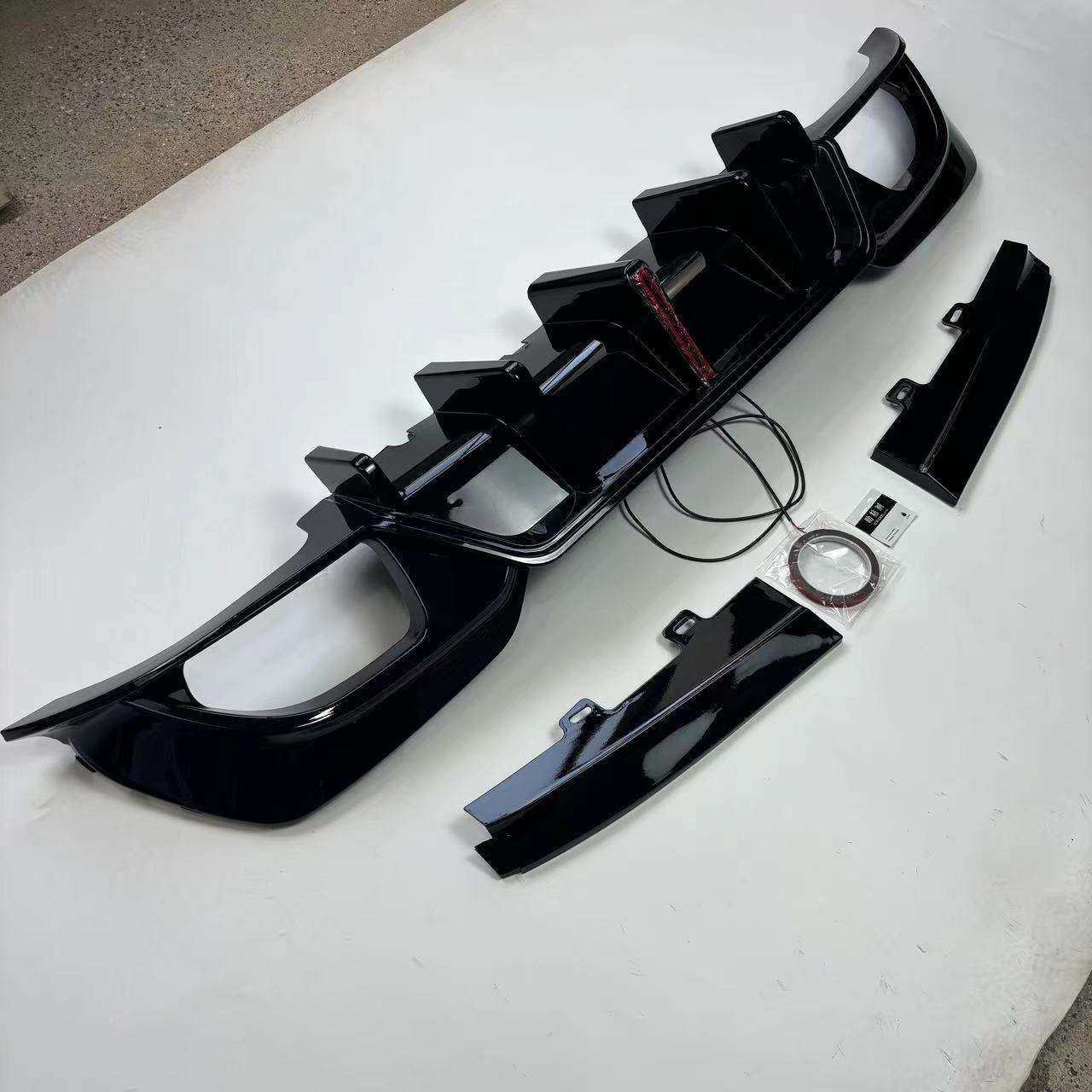 Suitable for 19+ Model Bmw 3 Series G20/G28 Vertical Light Rear Lip Modification Rear Diffuser Original Car Replacement Body Kit