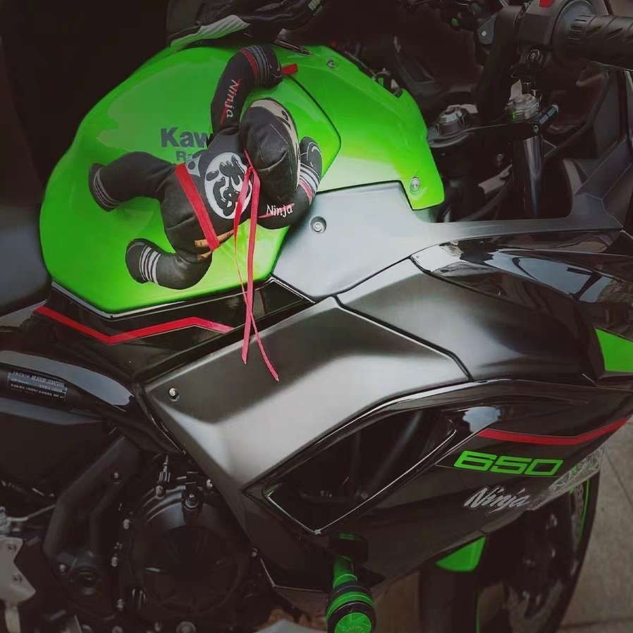 Motorcycle Fuel Tank Protector Magnetic Doll Ninja Motorcycle Fuel Tank Magnetic Toy Figure Magnetic Tail Box Original F5
