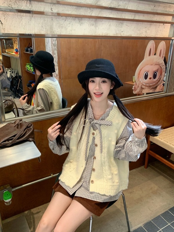 松弛感温柔杏色针织开衫马甲女秋冬修身显瘦软糯加厚无袖毛衣背心|undefined