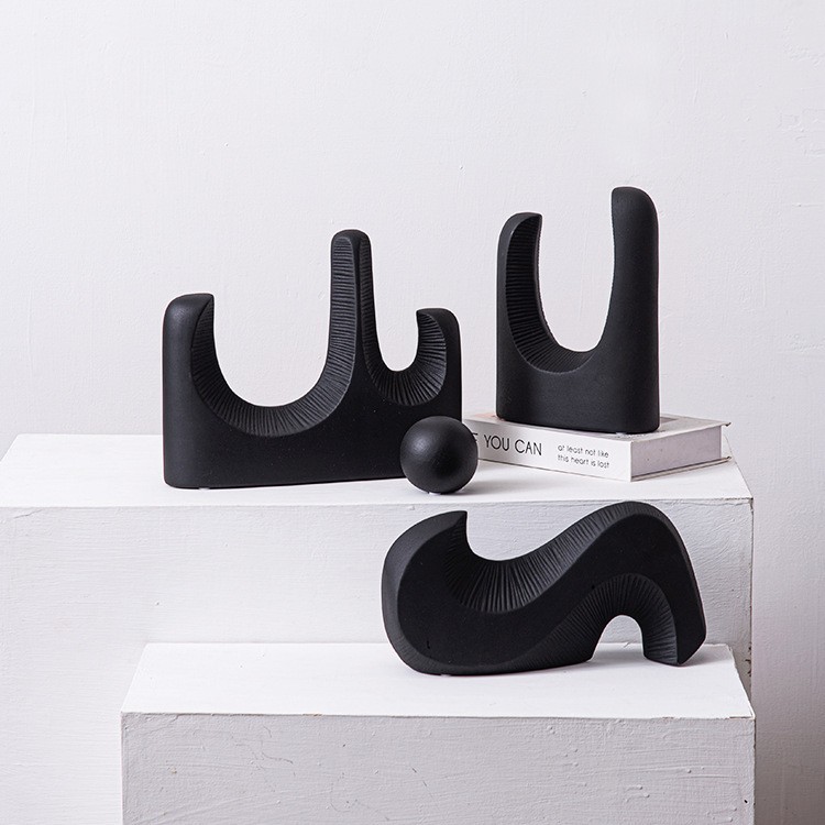 リビングルームの置物は軽くて豪華で高級な雰囲気のお酒棚の装飾品です。