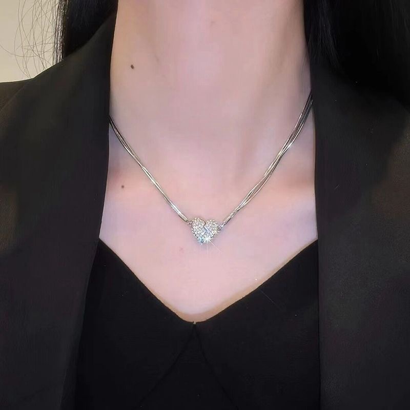 11g Weight Alloy Pendant Material Pendant Necklace Classification Alloy Chain Material 1 Piece Quantity Casual, Daily Occasion Alloy Material Heart Shape Pattern All Seasons Season Women's Gender Plating Design Elegant Style Elegant Heart Shape Alloy Chain-free Pendant Necklaces Wholesale 8